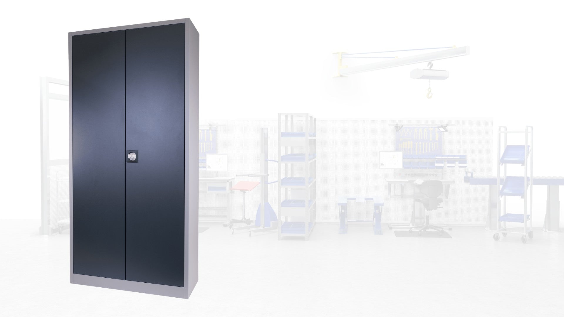 Förvaringsskåp Basic - praktiskt stålskåp för verktyg och utrustning i verkstadsmiljö.