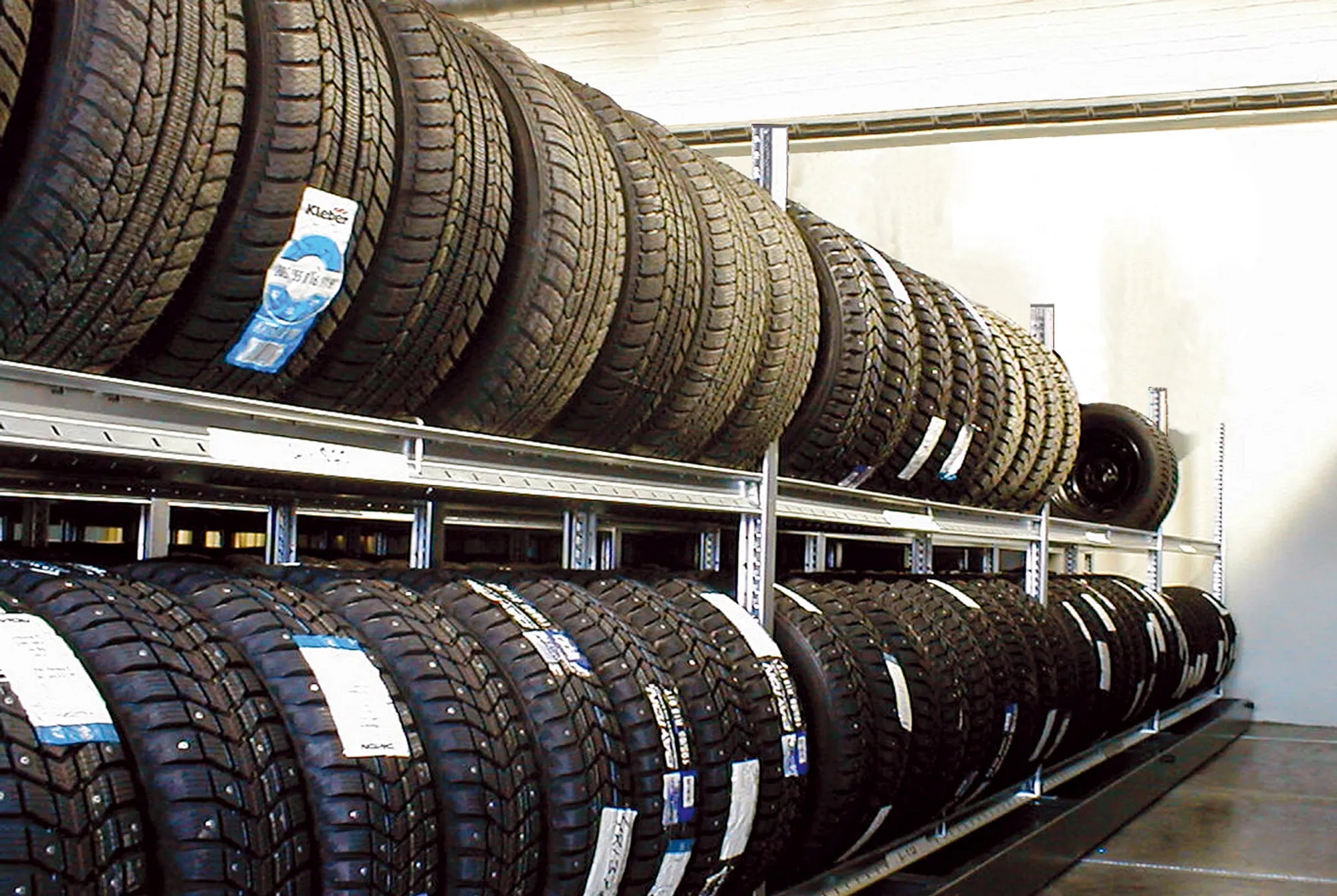 Constructor tire rack