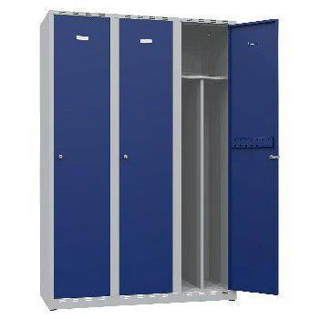 Gigantisk garderobe med tre blå, ventilerte dører, dybde 500 mm og rombredde 300 mm, for sikker oppbevaring i garderober på arbeidsplassen.